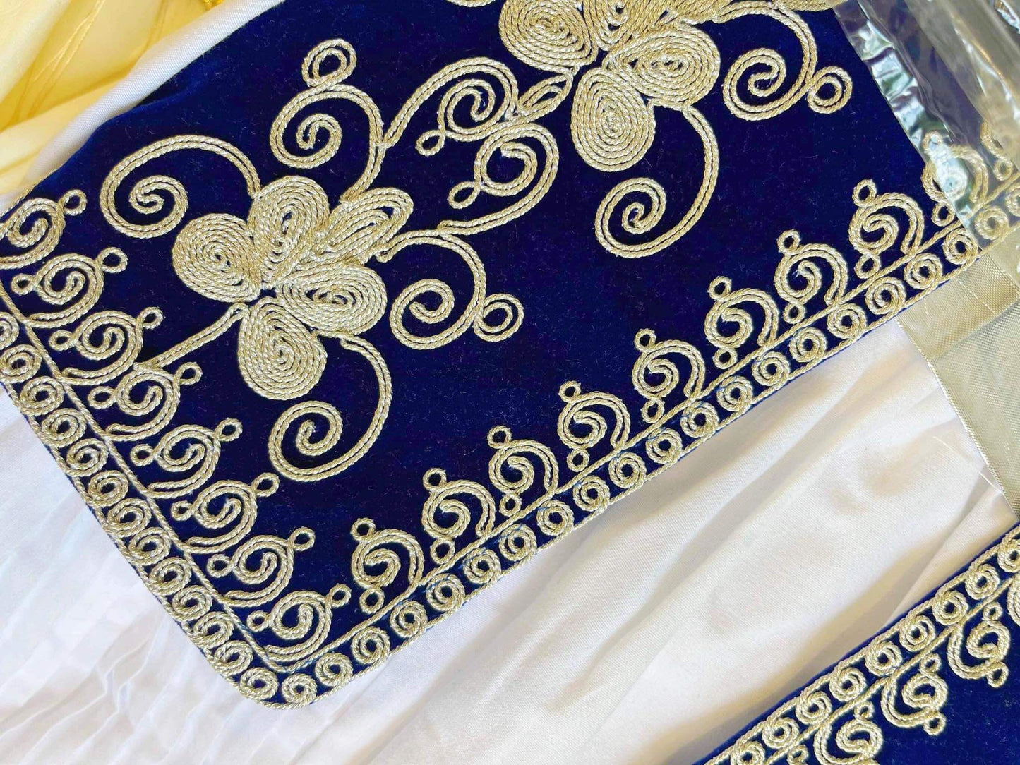 costume traditionnel enfant