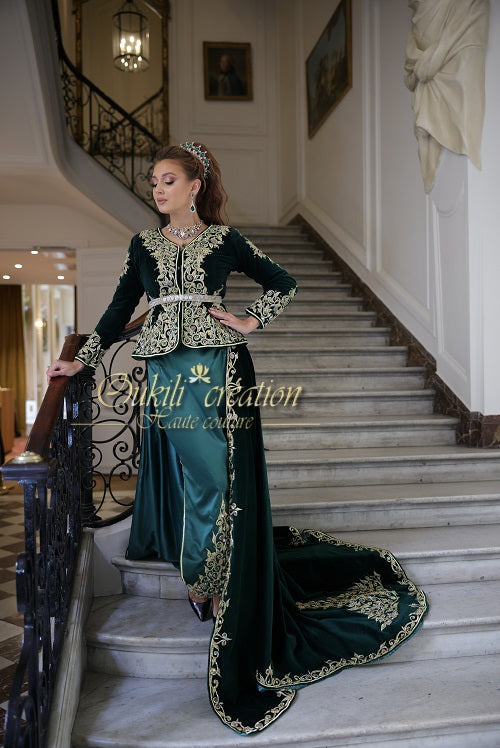 Karakou en velours vert émeraude en location